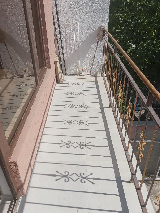 Mary'S Cozy & Lovely Studio On Very Quiet Khosharauli Street Tbilisi Exterior photo